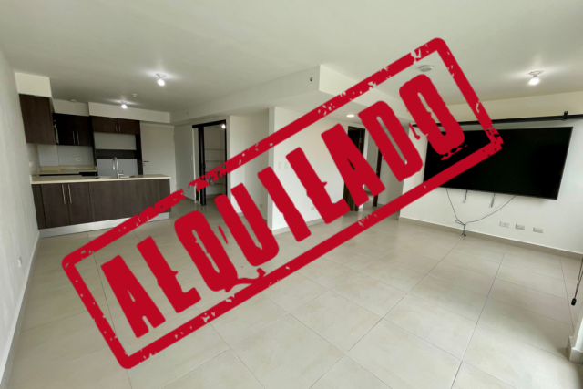 Se alquila apartamento en condominio en Heredia