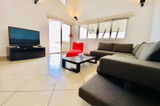 Se alquila apartamento full amueblado, con servicios incluidos en Escazú