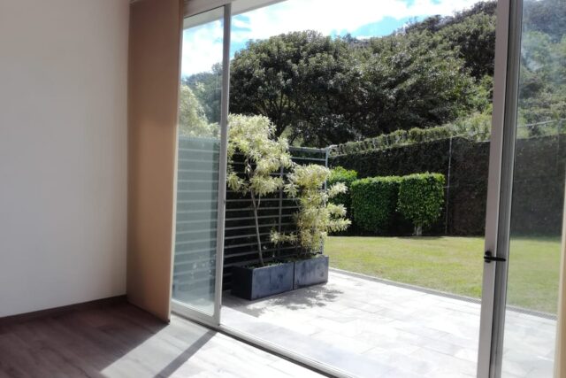 Alquiler de Apartamento con Línea Blanca en Escazú