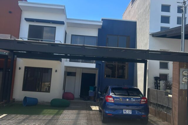 Apartamento en Alquiler en Condominio en Heredia