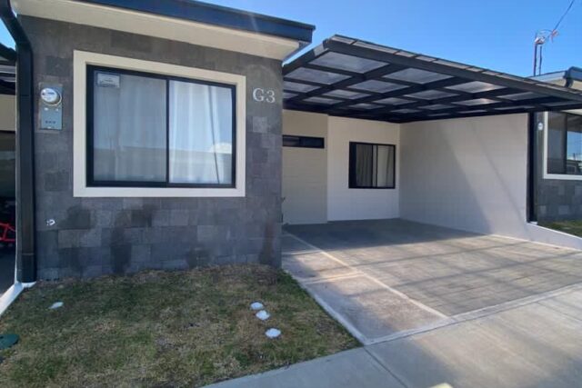 Alquiler de Casa en Condominio en Lindora Santa Ana