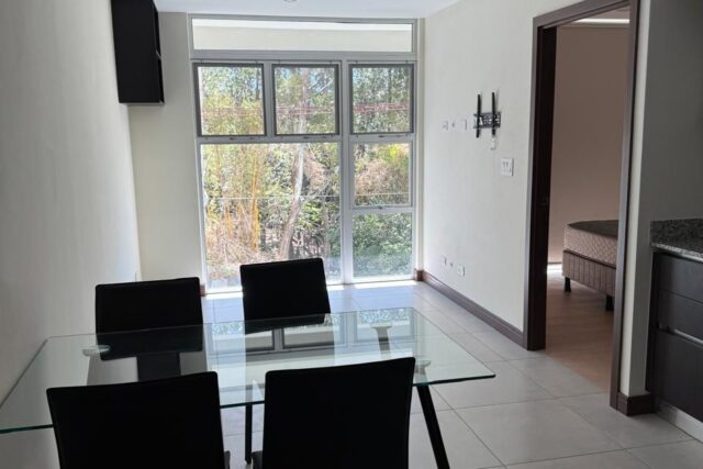 Apartamento semi-amueblado en Alquiler en Heredia